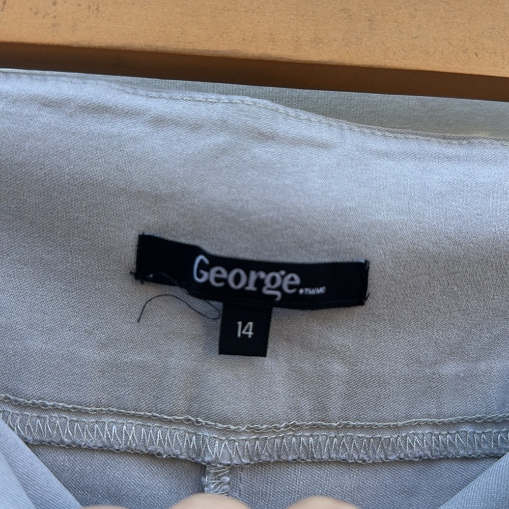 George Stretchy Shorts - Picture 3 of 5